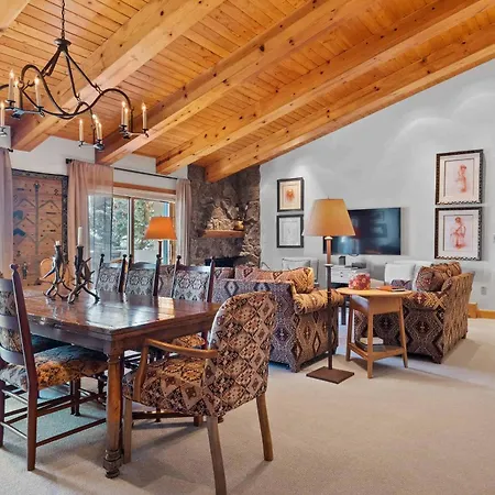 Villa Cortina 330 By East West Hospitality